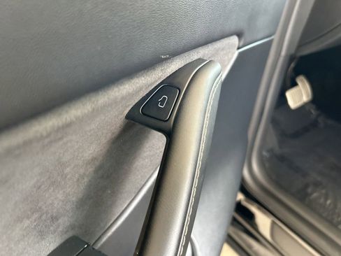 Used 2022 Tesla Model Y Performance image 41