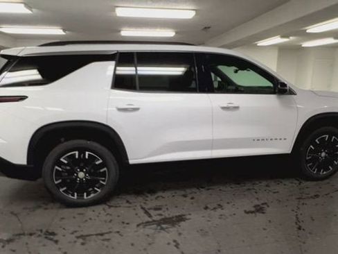 New 2026 Chevrolet Traverse LT w/ Sun and Wheel Package FWD image 9