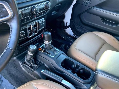 Certified 2021 Jeep Wrangler Unlimited Sahara w/ Dual Top Group image 15