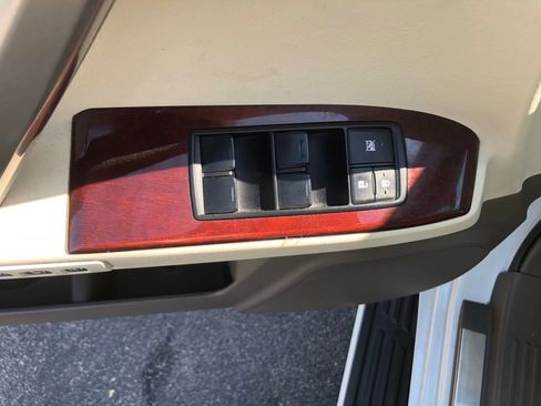 Used 2016 Lexus GX 460 Luxury w/ Preferred Accessory Package image 25