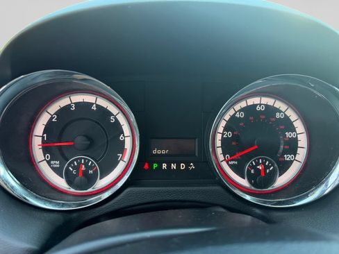 Used 2016 Dodge Grand Caravan SXT FWD image 14