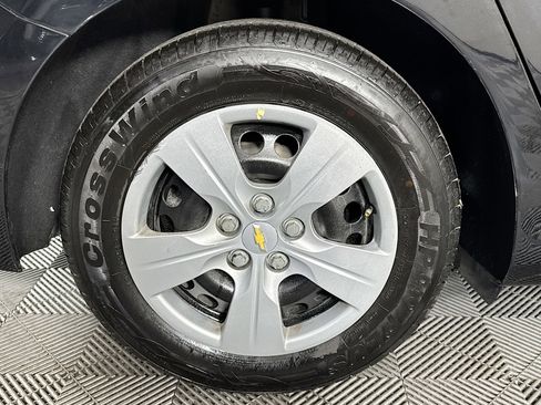 Used 2017 Chevrolet Cruze LS image 29