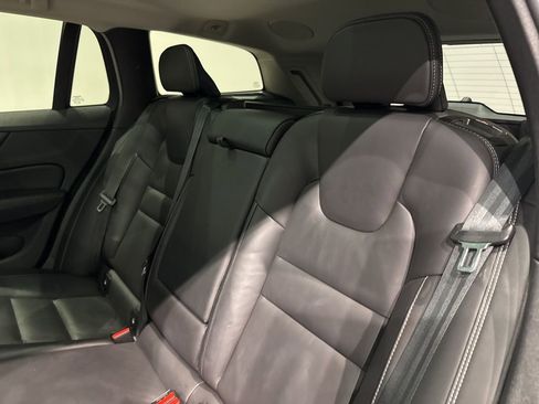 Used 2023 Volvo V60 B5 Cross Country Ultimate w/ Climate Package image 29