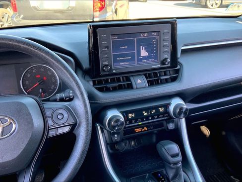 Used 2020 Toyota RAV4 XLE image 6