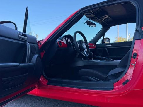 Used 2015 MAZDA MX-5 Miata Club RWD image 9