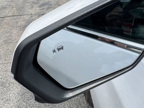 Used 2018 Chevrolet Equinox LT image 30