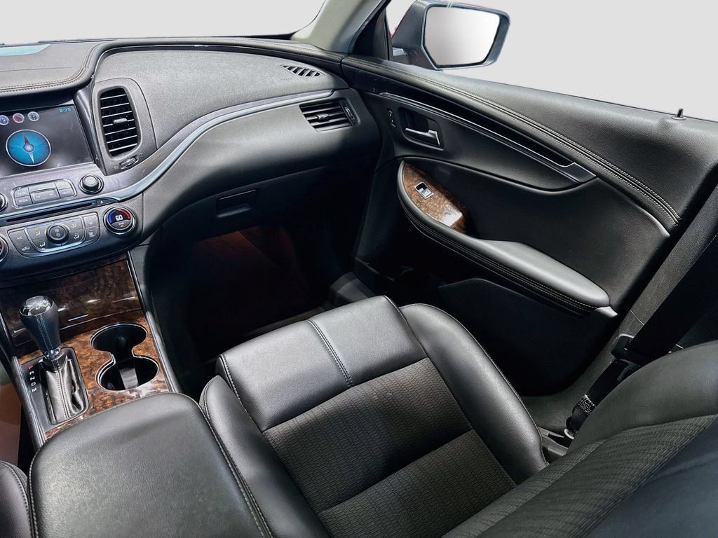Used 2015 Chevrolet Impala LT w/ Convenience Package FWD image 22