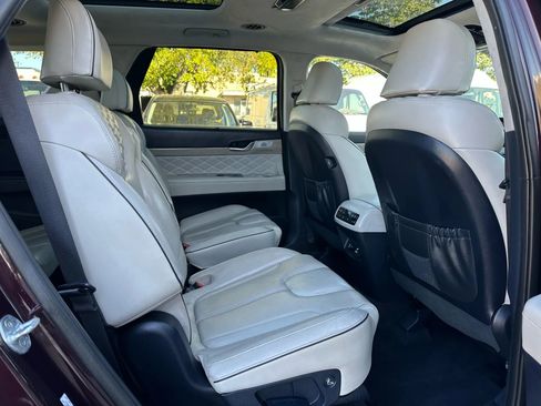 Used 2021 Hyundai Palisade Calligraphy image 25
