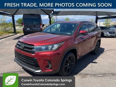 Used 2019 Toyota Highlander SE AWD/4WD image 3