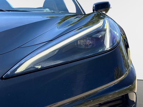 Used 2021 Chevrolet Corvette 2LT w/ Z51 Performance Package image 10