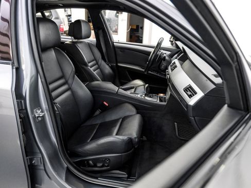 Used 2010 BMW M5 RWD image 30
