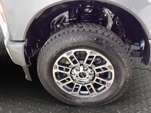 Used 2025 Ford F250 Platinum w/ Platinum Plus Package AWD/4WD image 22
