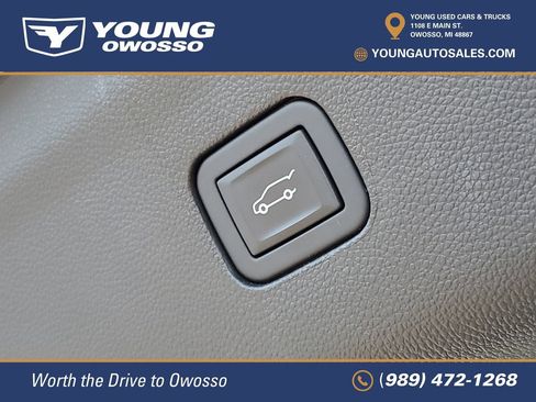 Used 2024 Buick Enclave Avenir w/ Avenir Technology Package AWD/4WD image 40