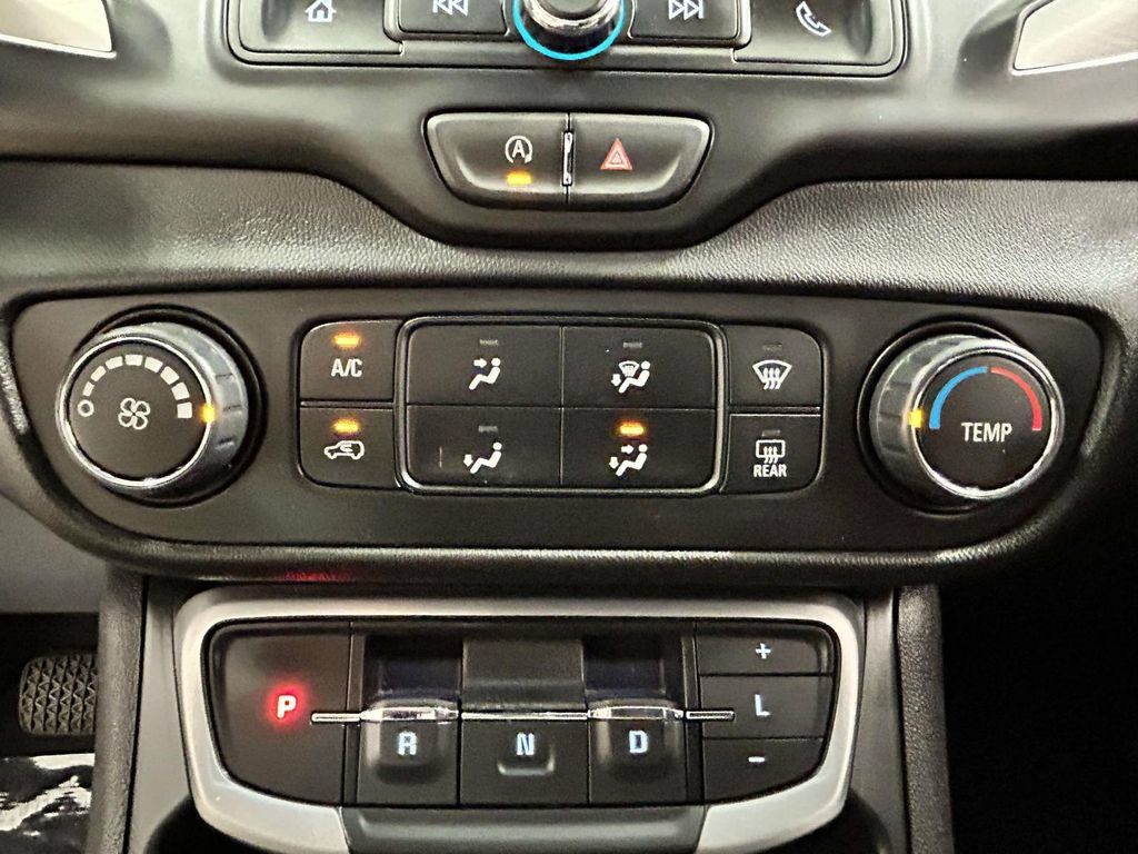 Used 2024 GMC Terrain SLE AWD/4WD image 20