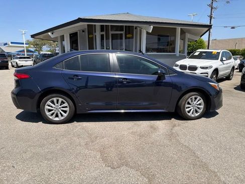 Used 2025 Toyota Corolla LE w/ LE Premium Package FWD image 8