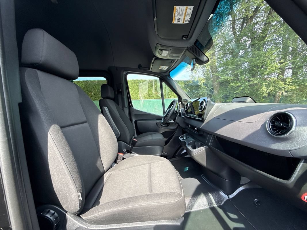 Used 2025 Mercedes-Benz Sprinter 2500 image 17