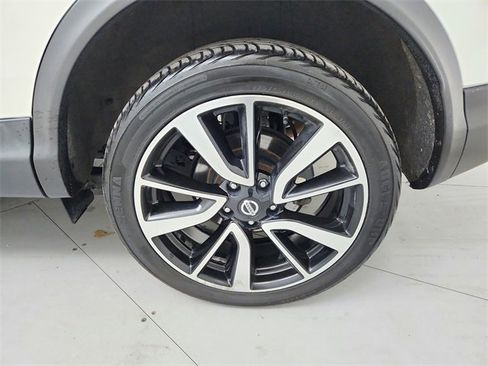 Used 2018 Nissan Rogue Sport SL image 39