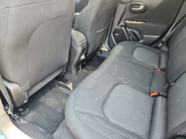 Used 2021 Jeep Renegade Latitude w/ Sun & Sound Group AWD/4WD image 8