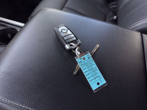 Used 2022 Ford F250 Lariat w/ Tremor Off-Road Package image 37