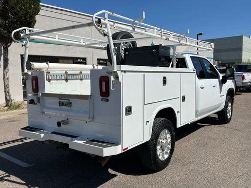 Used 2021 Chevrolet Silverado 3500 LT AWD/4WD image 3