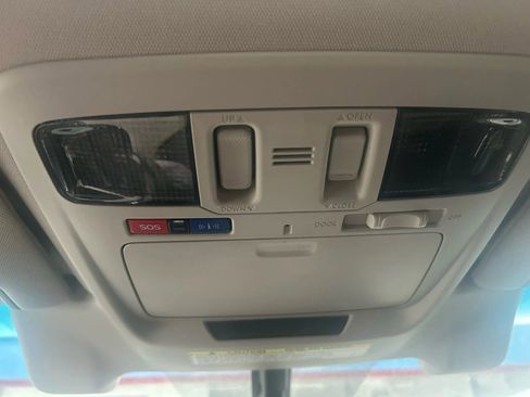 Used 2018 Subaru Outback 2.5i Limited image 23