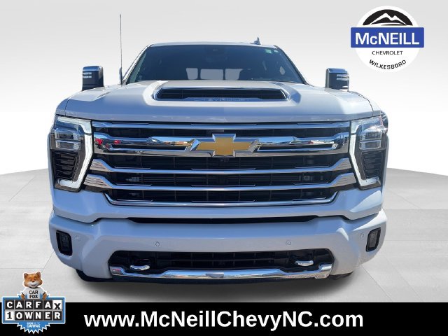 Used 2025 Chevrolet Silverado 2500 High Country w/ Technology Package AWD/4WD image 2