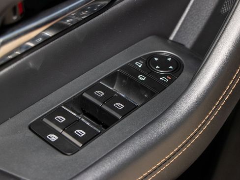 New 2025 MAZDA CX-70 Plug-In Hybrid w/ Premium Plus image 29