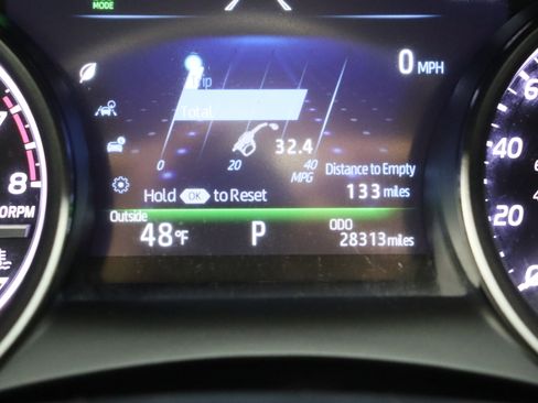 Used 2022 Toyota Camry SE image 39