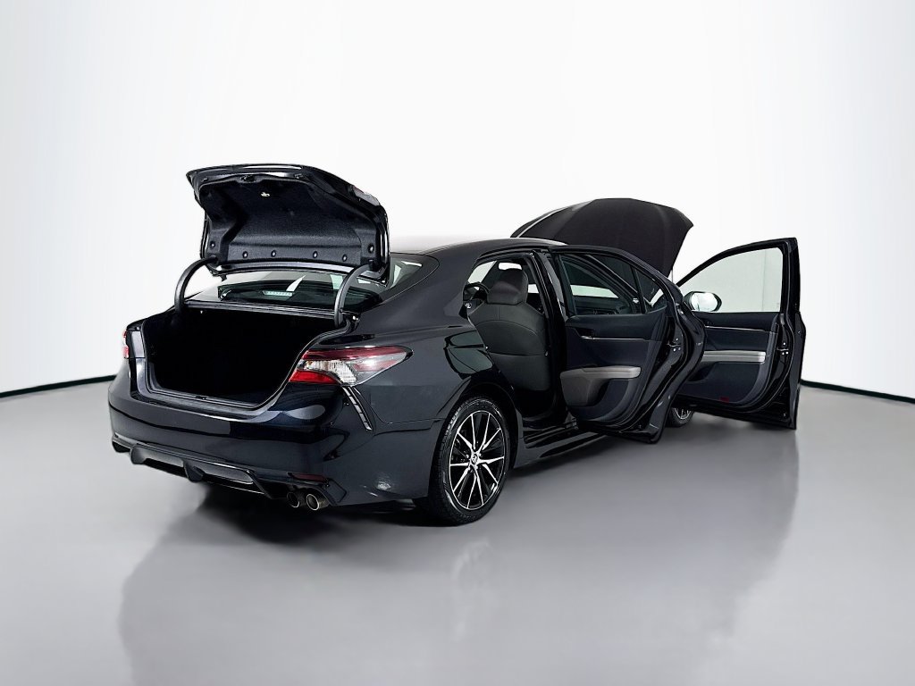 Used 2023 Toyota Camry SE AWD/4WD image 17