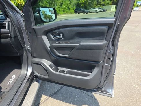Used 2019 Nissan Titan SV w/ SV Convenience Package RWD image 47