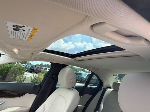 Used 2019 Mercedes-Benz C 300 Sedan image 17