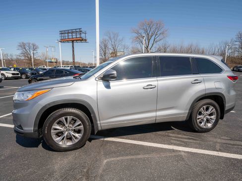 Used 2016 Toyota Highlander Plus image 3