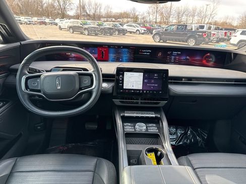 Used 2024 Lincoln Nautilus Reserve w/ Equipment Group 202A image 6