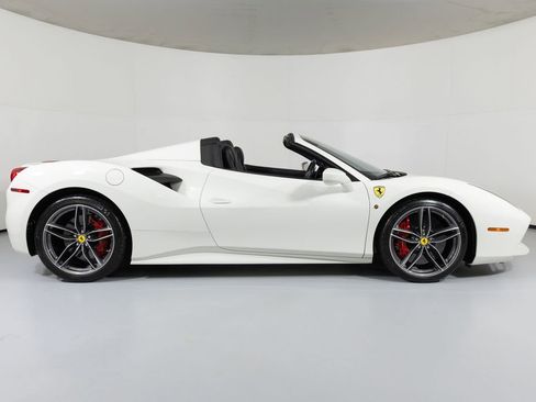 Used 2016 Ferrari 488 Spider image 29