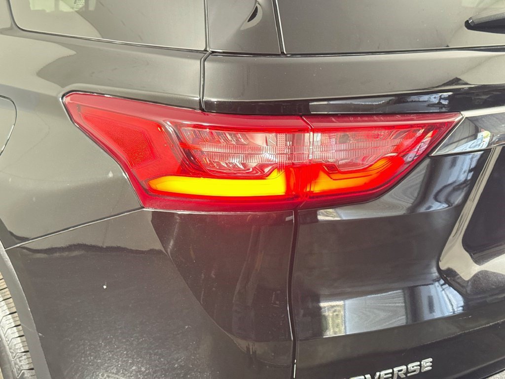 Used 2021 Chevrolet Traverse LS FWD image 35