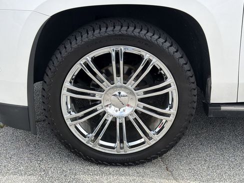 Used 2020 Cadillac Escalade Premium Luxury AWD/4WD image 30