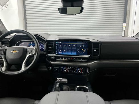 Used 2023 Chevrolet Silverado 1500 LTZ w/ LTZ Premium Package AWD/4WD image 10