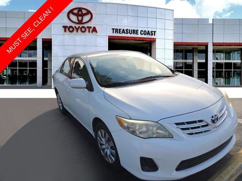 Used 2013 Toyota Corolla LE FWD image 1