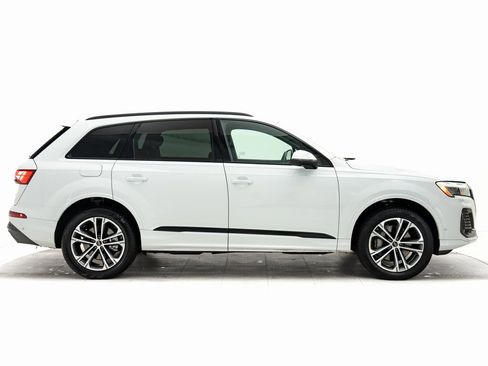 Certified 2025 Audi Q7 2.0T Premium Plus w/ Premium Plus Package image 2