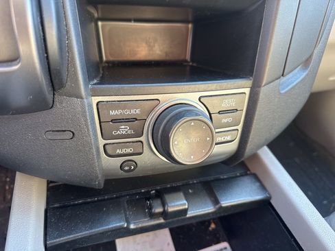 Used 2014 Honda Pilot Touring image 7