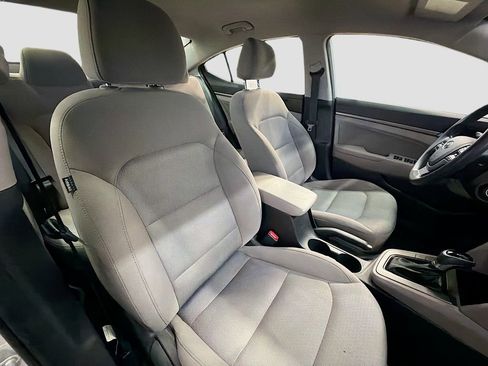 Used 2017 Hyundai Elantra SE image 26