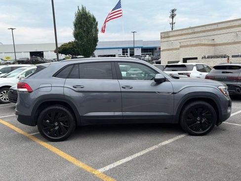Used 2024 Volkswagen Atlas Cross Sport SE w/ Black Wheel Package AWD/4WD image 9