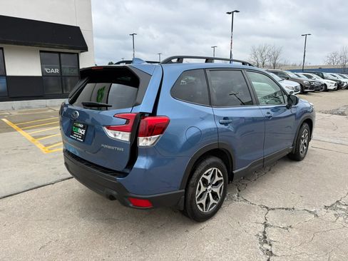 Used 2022 Subaru Forester Premium AWD/4WD image 16