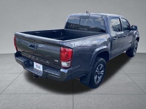 Used 2017 Toyota Tacoma TRD Sport w/ Premium & Technology Package AWD/4WD image 15