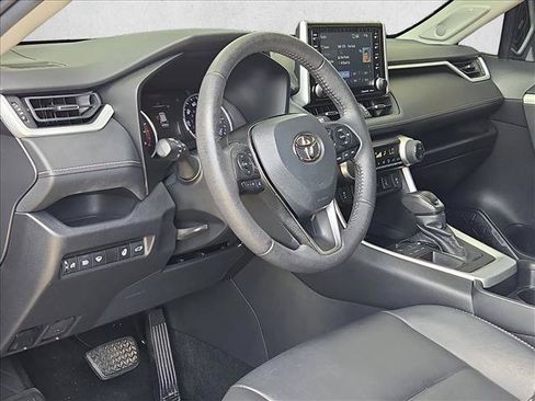 Used 2021 Toyota RAV4 XLE Premium FWD image 10