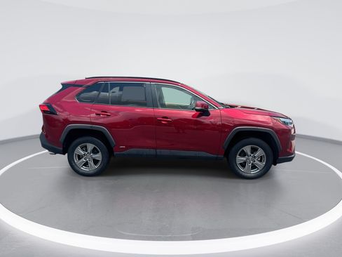 Used 2024 Toyota RAV4 LE AWD/4WD image 10