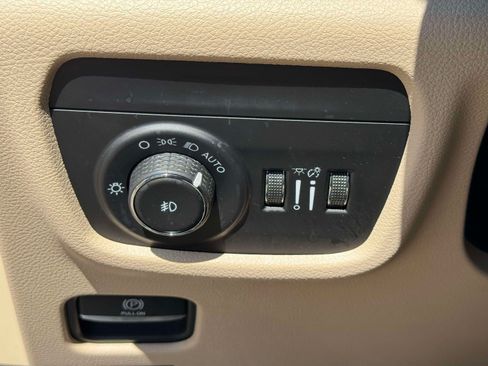 Used 2021 Jeep Grand Cherokee L Limited AWD/4WD image 19