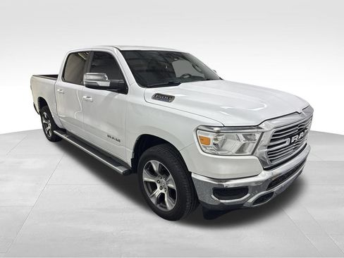 Used 2024 RAM 1500 Laramie AWD/4WD image 3