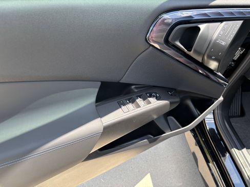 Used 2025 BMW X3 xDrive30i w/ Premium Package image 13