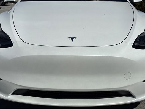 Used 2023 Tesla Model Y Long Range image 12